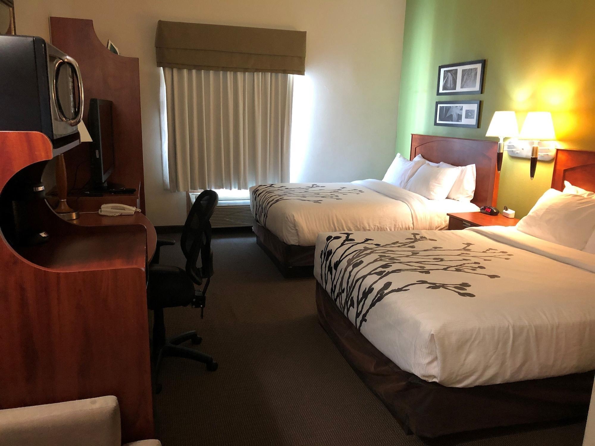 Sleep Inn & Suites Conference Center And Water Park Minot Exteriör bild